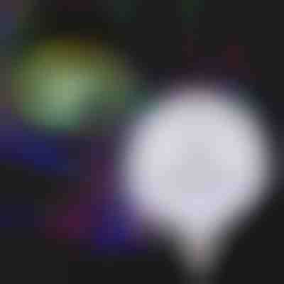 Barevná automaticky rotující LED žárovka | GLOWELLA